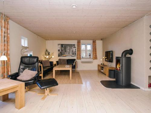 Posezení v ubytování 6 person holiday home in Slagelse-By Traum