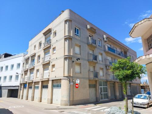 Apartment in Rosas near Platja de Roses Beach