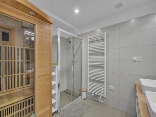 Koupelna v ubytování Villa in Krkono e with Sauna and Forest Views