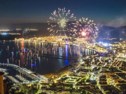 Apartment in Roses near Sandy Beach