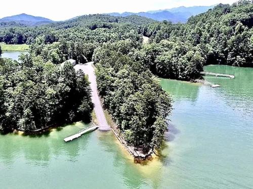 Landskap semula jadi dekat dengan rumah percutian