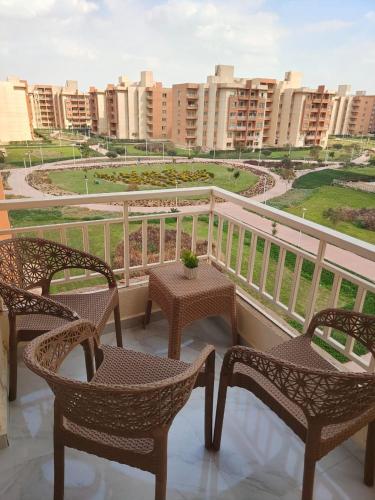 En balkon eller terrasse på شقة مفروشة بالقاهرة مدينة وصال الشروق