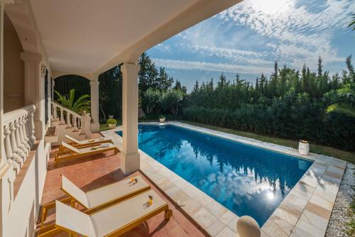 Peaceful 4 BDRM Andalusian Villa w Sea Views