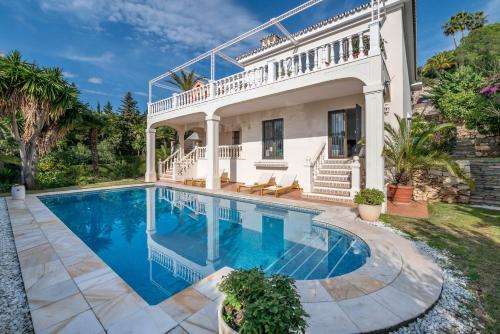 Peaceful 4 BDRM Andalusian Villa w Sea Views