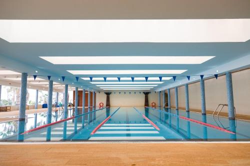 Bazén v ubytování Vitalclass Lanzarote Resort nebo v jeho okolí