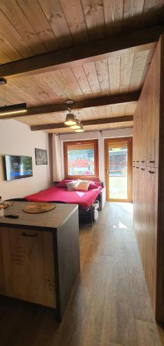 Ένα ή περισσότερα κρεβάτια σε δωμάτιο στο Moda Apartments 38