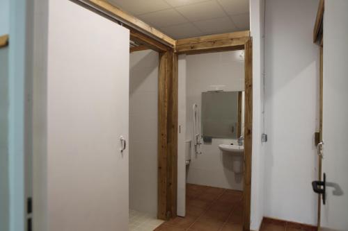 Koupelna v ubytování Casa de Colònies Vall de Boí - Verge Blanca