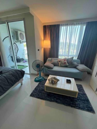 Postel nebo postele na pokoji v ubytování Stunning Unit situated in Pattaya