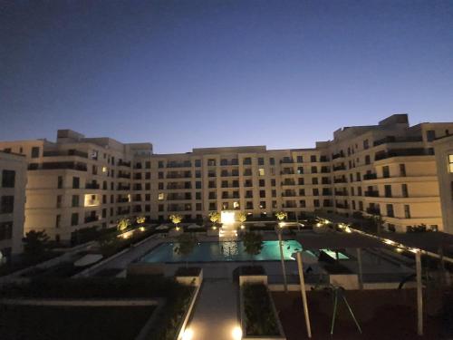 Double bed, Prime location, Beach Access,Pool View