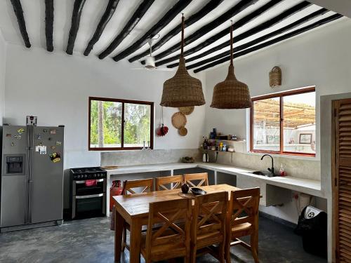 Dapur atau dapur kecil di Aloe House