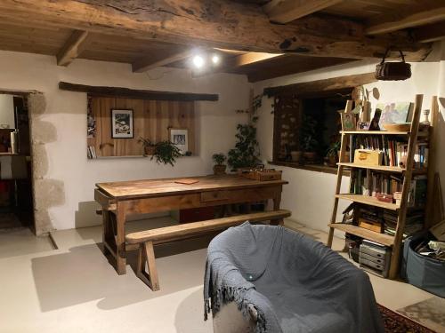 Longère en bordure de bois