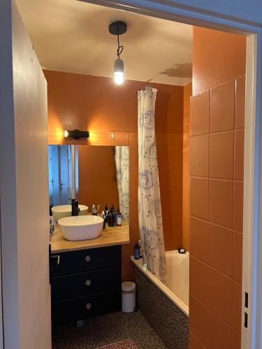 Photo de la galerie de l'établissement Cozy & Chill apartment, à Paris