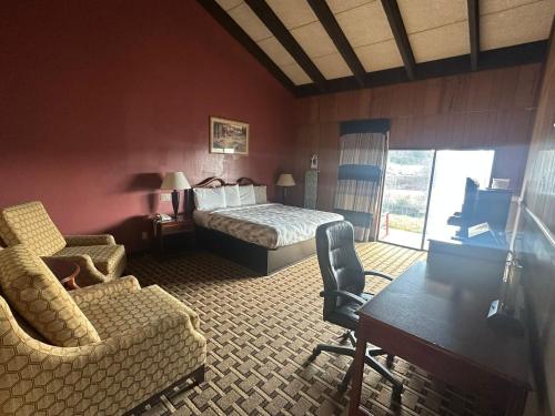 Americas Best Value Inn Franklinにあるベッド