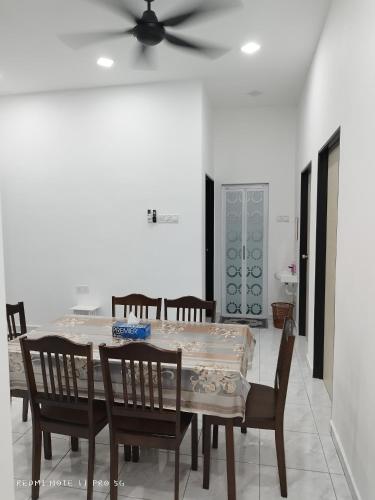 Φωτογραφία από το άλμπουμ του Adellea Homestay σε Kangar