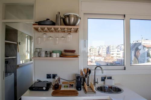 Studio with Acropolis View near to metro and Highlights