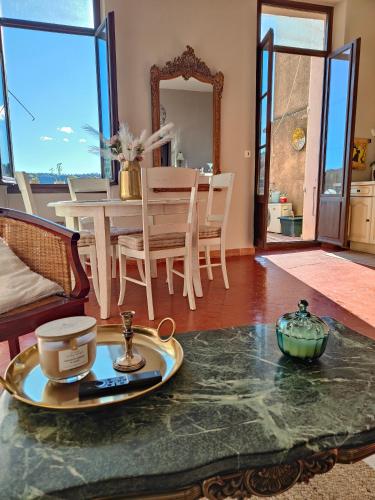 Fotografie z fotogalerie ubytování Appartement avec terrasse en Provence v destinaci Salernes