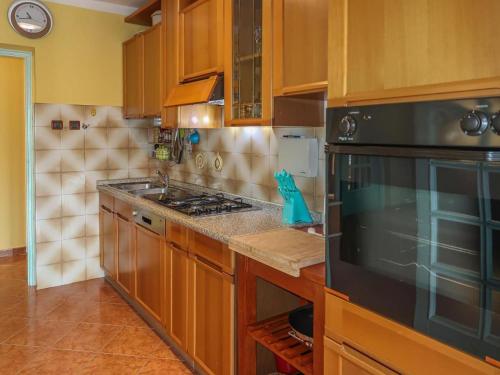 Dapur atau dapur kecil di Luxury 2 Bedrooms App in Rabac - Istra