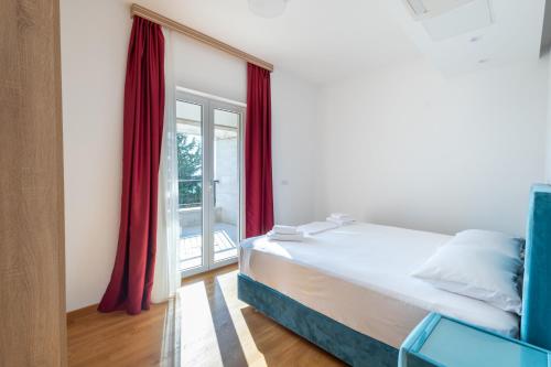 Gallery image of Panorama Bay Luxury Apartments in Kotor