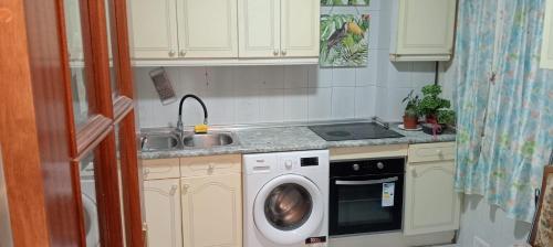 Η κουζίνα ή μικρή κουζίνα στο Piso 3 habitaciones Aranda de Duero céntrico