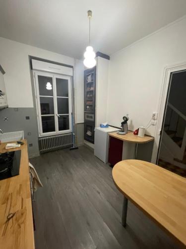 Kuchyň nebo kuchyňský kout v ubytování Maison Jean-Pierre