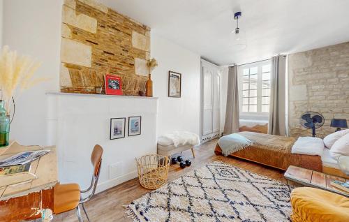 Photo de la galerie de l'établissement Charakter Haus in perfekter Lage neben Fluss inkl ruhiger Terrasse, à Verteuil-sur-Charente