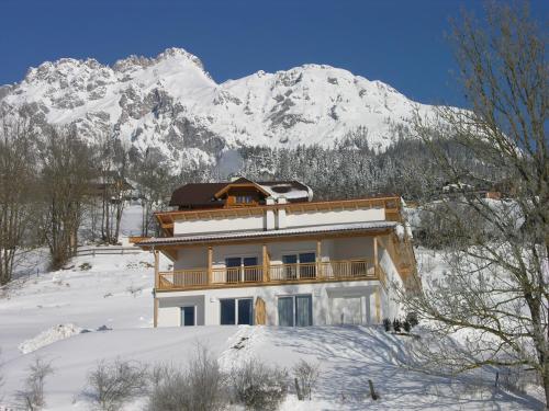 Nespecifikovaný výhled na hory nebo výhled na hory při pohledu z apartmánu