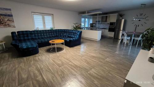 Kuchyňa alebo kuchynka v ubytovaní Apartmán Pavlík