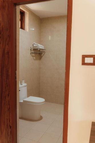 Un baño de Jungle Safari Lodge- Serenity in the Wild