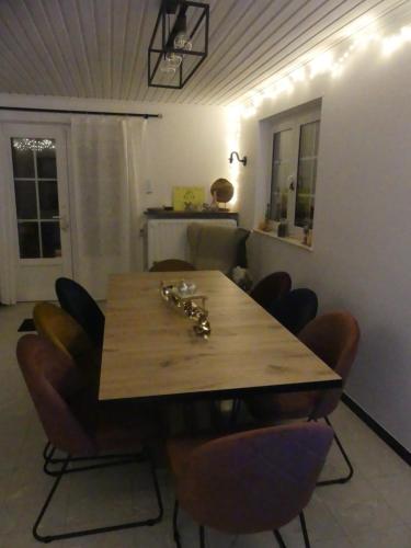 Imagen de la galería de Gîte La Maison Jaune, en Sainte-Cécile
