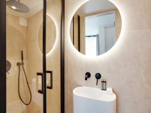 Cosy and modern studio - 2P - Saint Lazare 8eme