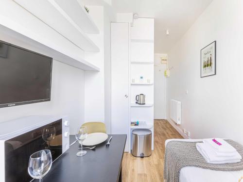 Charming studio 1P near Av Montaigne