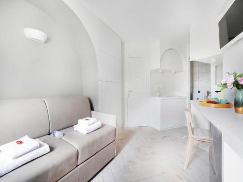 Newly renovated studio 2P- Elysée St-Honoré