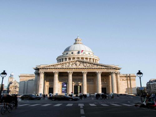 Light and modernity - near Jardin Luxembourg