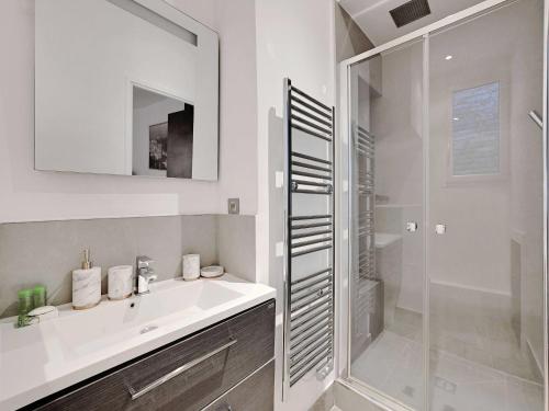 Nice and quiet 1BDR apartment 8th - BAIL MOBILITE