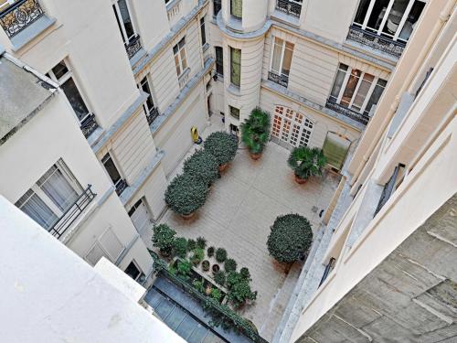 Nice and quiet 1BDR apartment 8th - BAIL MOBILITE