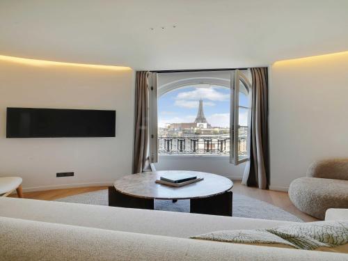Modern Apt -1BR 4P - View Eiffel Tower Passy