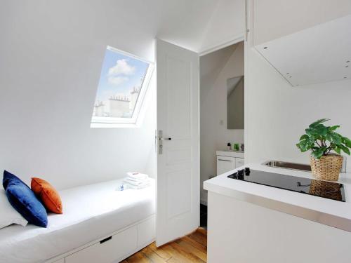 Bedroom 2 - Place Victor Hugo Trocadero - BAIL MOBILITE