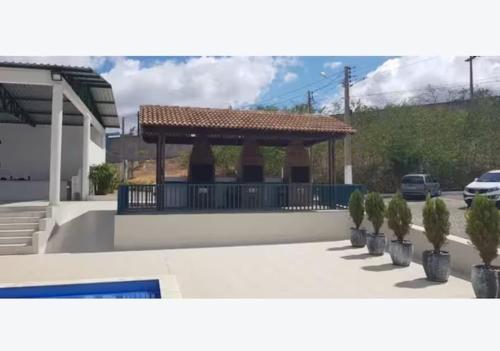 Το κτήριο όπου στεγάζεται  η παραθεριστική κατοικία