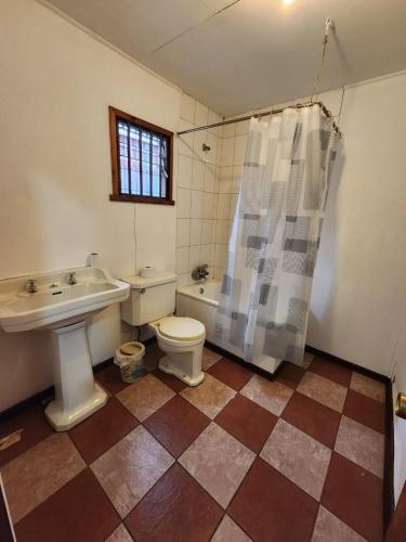 Ένα μπάνιο στο Casa Rosales