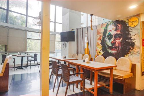 Μια τηλεόραση ή/και κέντρο ψυχαγωγίας στο FabHotel Prime Deccan 8 - Nr Law college