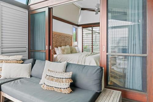 Χώρος καθιστικού στο Luxury On The Bay 2
