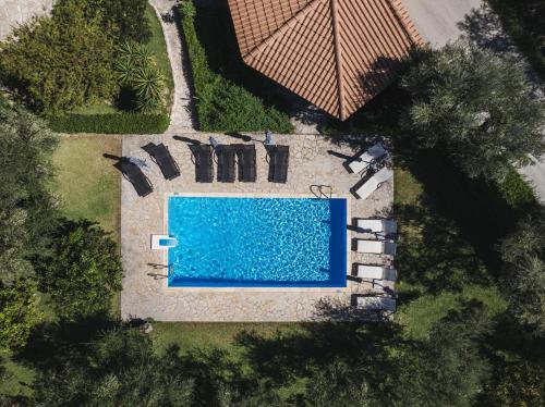 Bazén v ubytování Villa Lilly with private pool nebo v jeho okolí