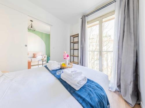 Chic Parisian 1-Bedroom Apartment in Vibrant 10th Arr - Mobility Lease