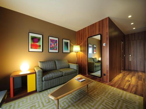 Χώρος καθιστικού στο Hotel de Guimaraes Business & SPA