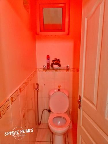 Et badeværelse på Shikaz BnB