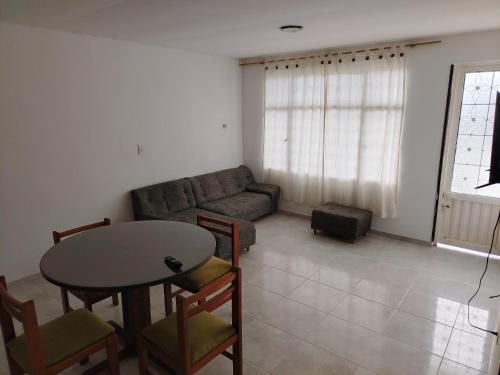 Χώρος καθιστικού στο Apartamentos Santiago