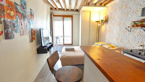 Posezení v ubytování 04 Grand studio near République