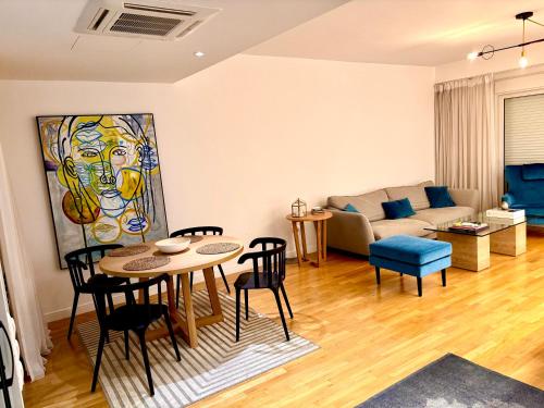 Luxury 2 bedroom 2 bathroom flat in Kolonaki !