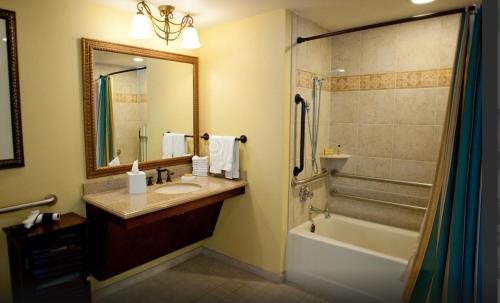 Ένα μπάνιο στο Suites at Marriott's Grand Chateau Las Vegas Strip-No Resort Fee