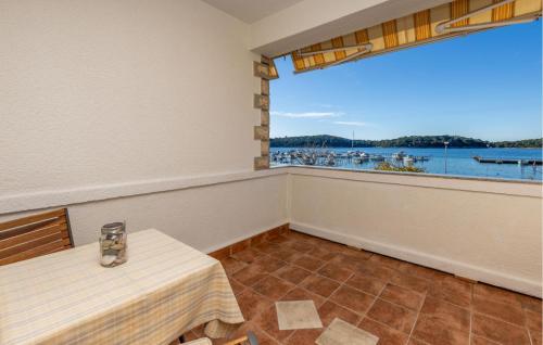 Awesome Apartment In Palit With Wifi